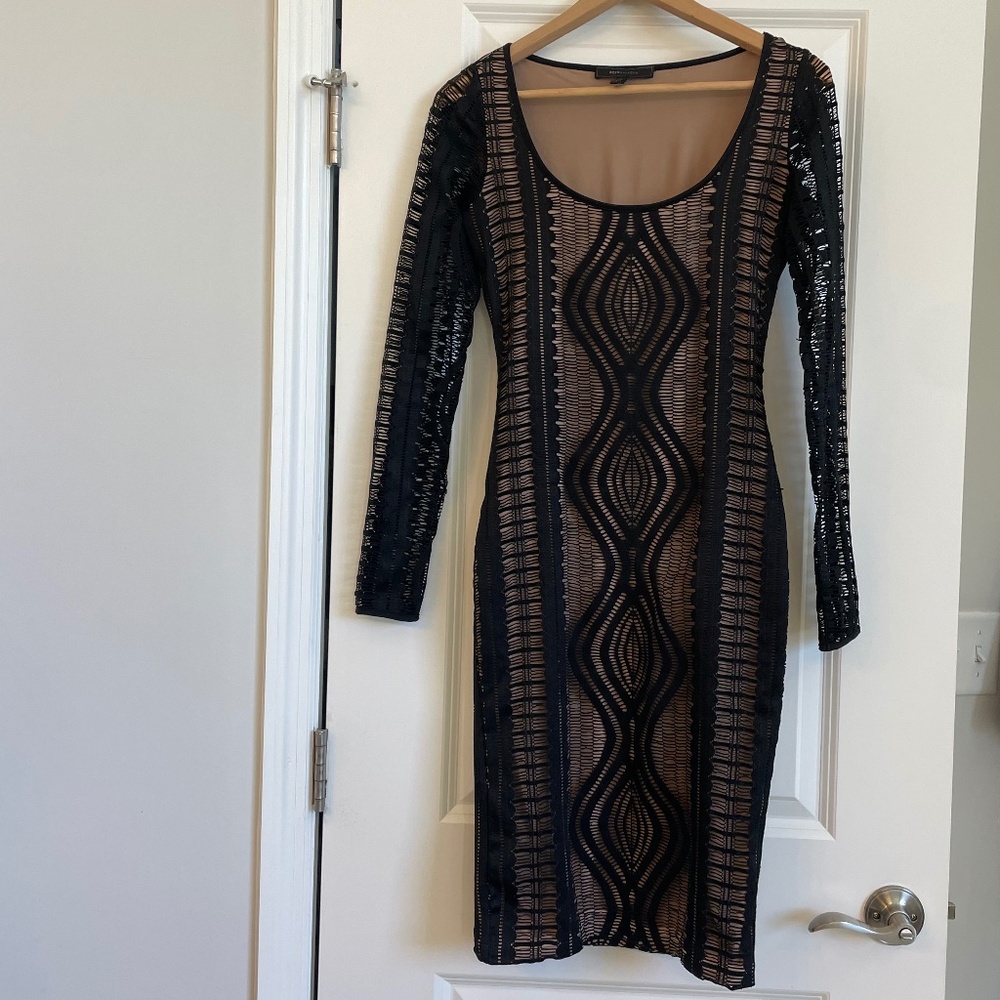 BCBG MaxAzri Body con art deco lace XS dress